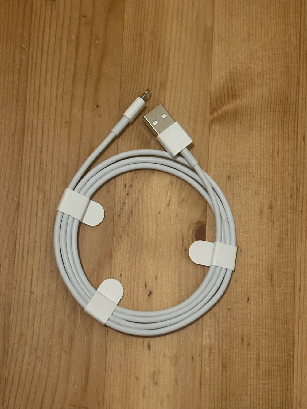 Apple 3.3 Ft (1m) Lightning to USB Cable A1480 Original Apple